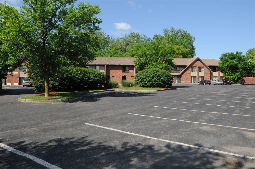 Quality Inn Ithaca - University Area Exterior photo