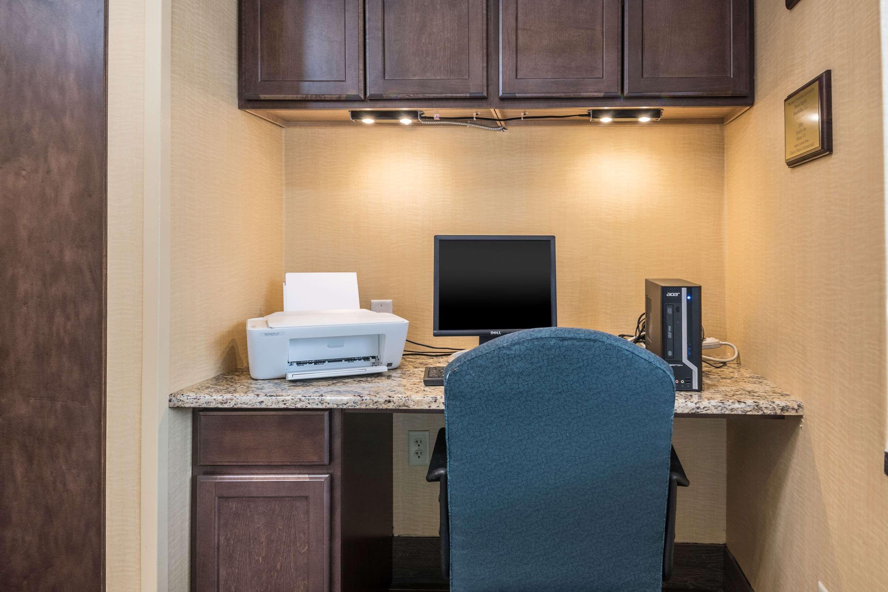 Quality Inn Ithaca - University Area Exterior photo